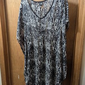 Black and White Snake Print Blouse